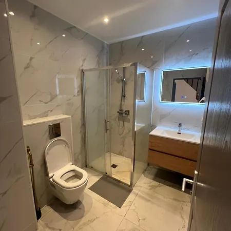 Maison 3 *